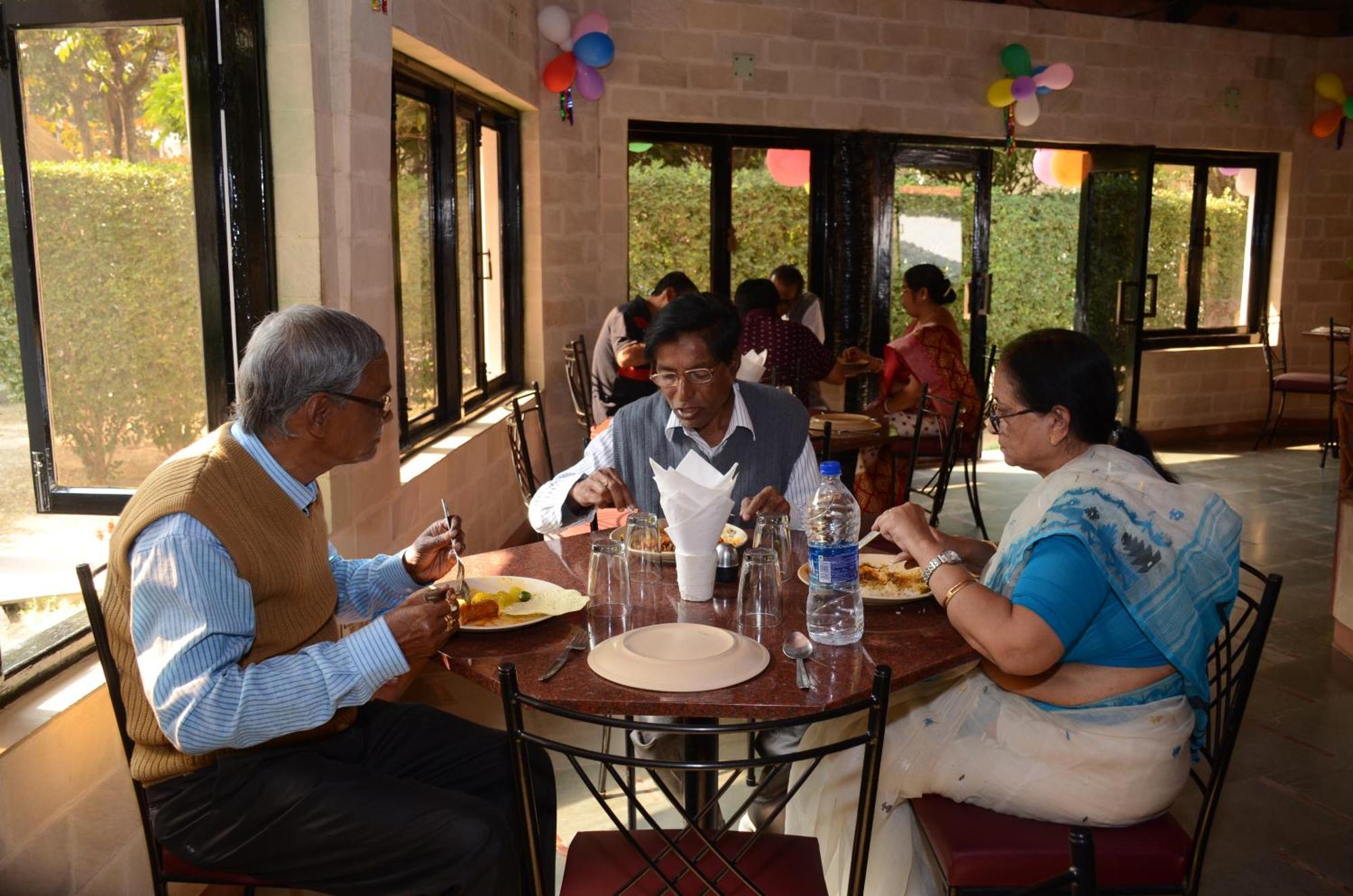 Chhuti Holiday Resort Bolpur Bagian luar foto